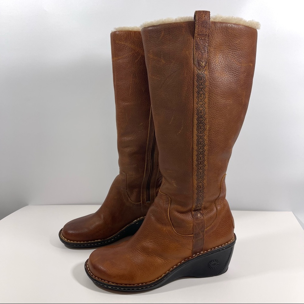❌SOLD❌ UGG HARTLEY Leather Boots women’s size 9